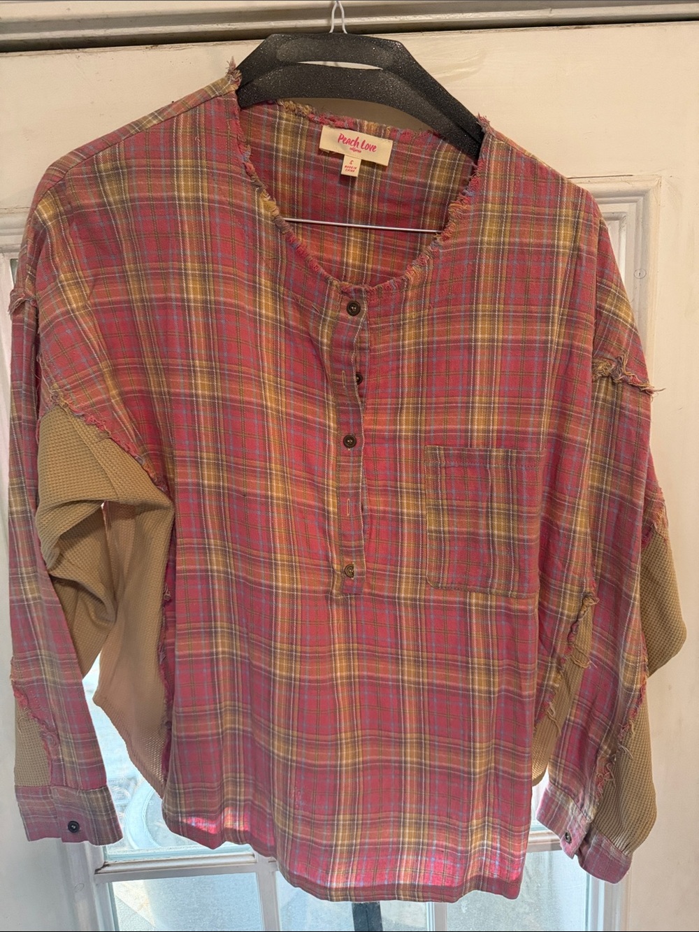 Peach Love California Men’s Pink Plaid Button-Front Shirt
